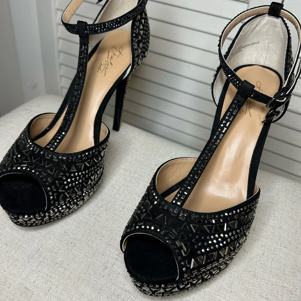 Thalia Sodi Chace Embellished Platform Pumps - Women's - Picture 1 of 6